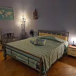 Semi-Central Room Eratostene